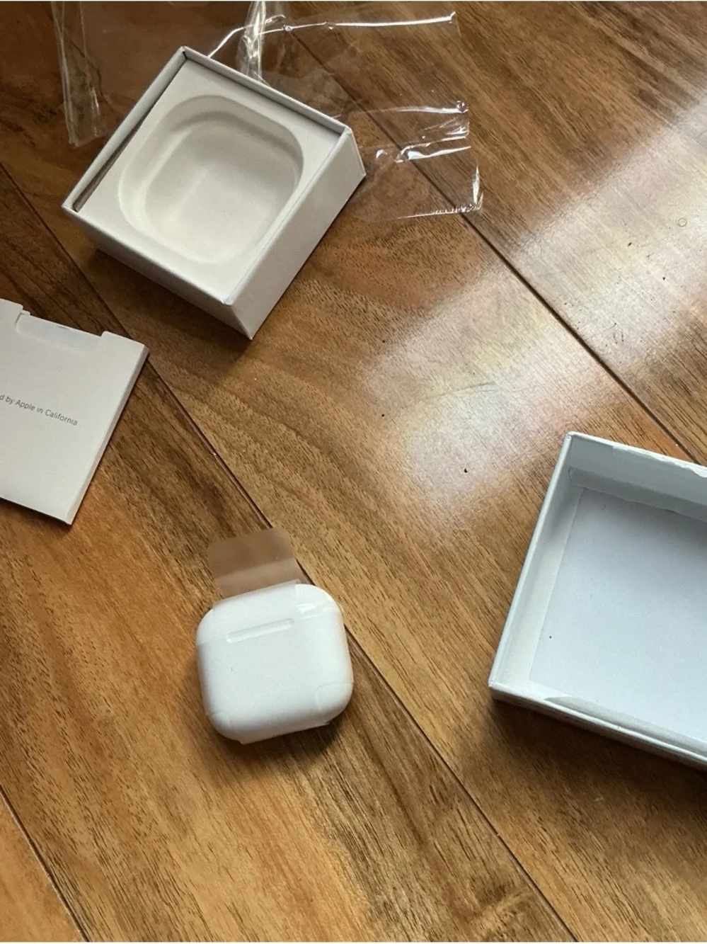 Apple White AirPods gen 4  (Wireless Earbuds)